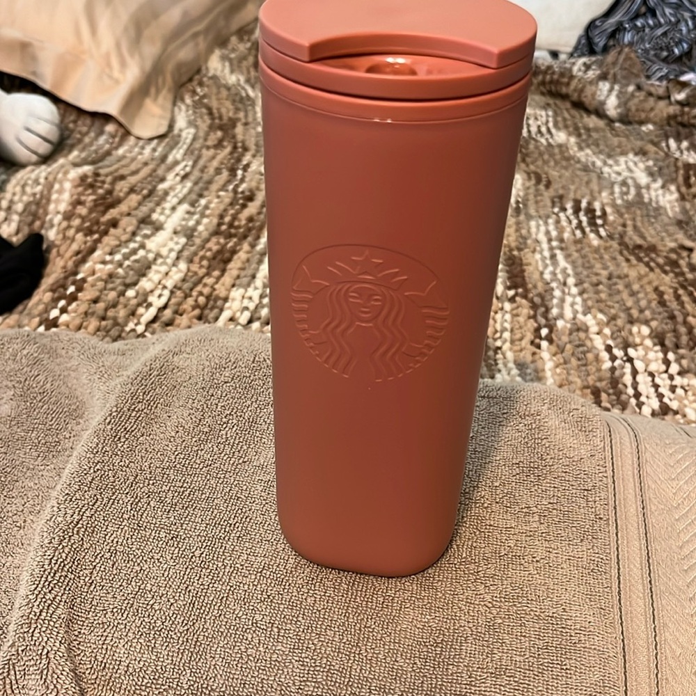 Starbucks copper color 100% recycled plastic dishwasher microwave safe screw top